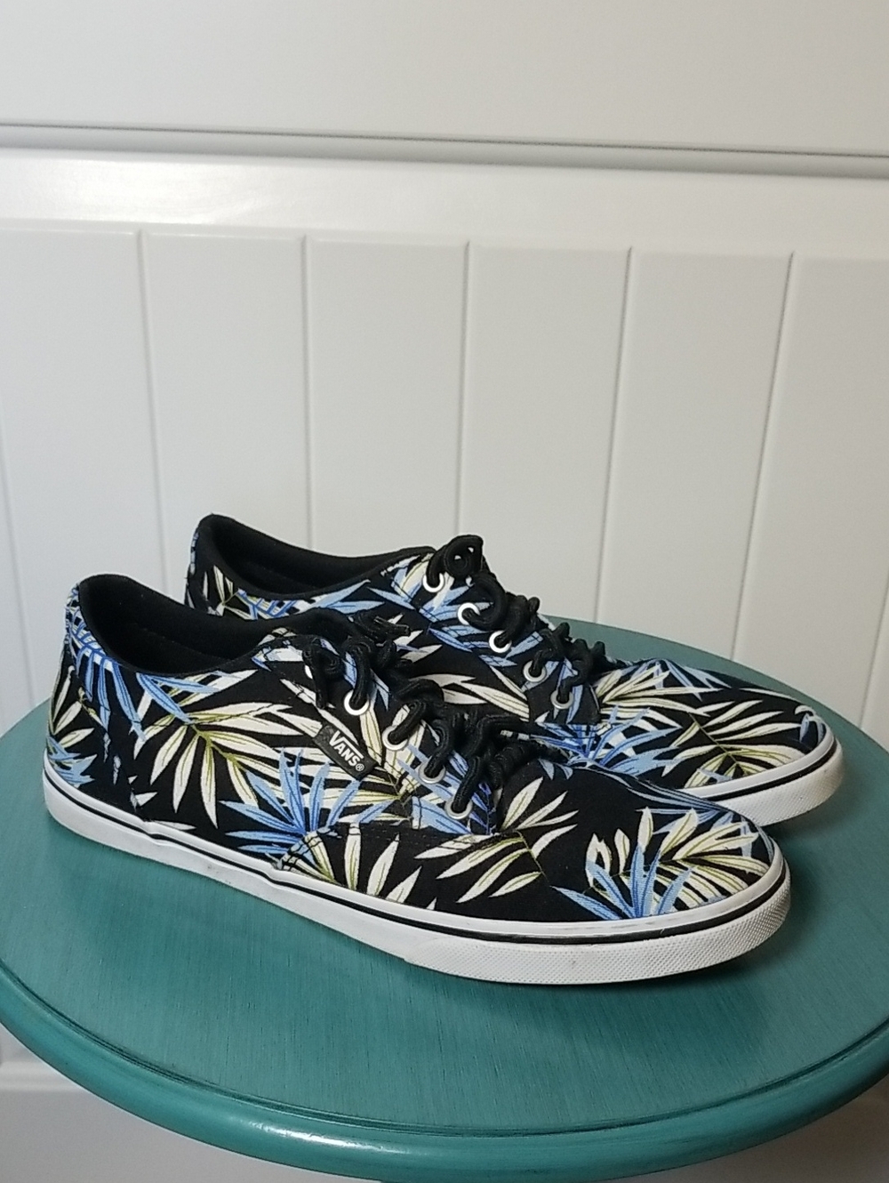 Vans Ortholite Black Canvas Sneakers with Blue and Cream Leaf Print Size 8.5